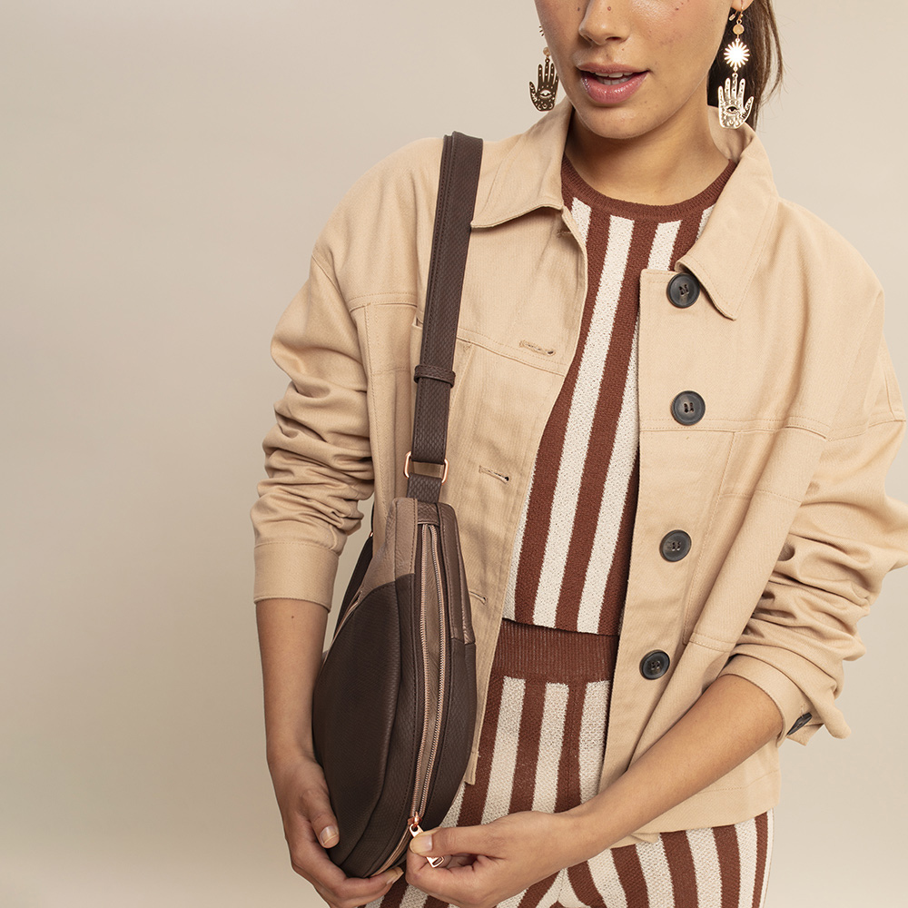 Torba na rame ženska 31x22x7 cm Thelma braon Gabol - Image 10